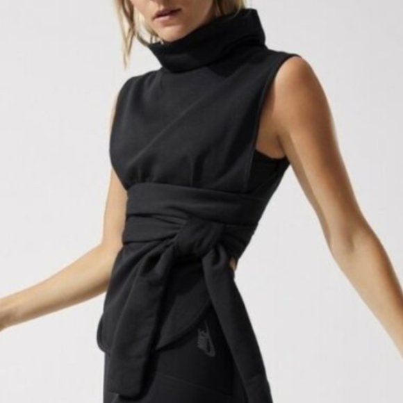 NWT Nike Sleeveless Versa Women's Training Studio Wrap Top Size Small - Picture 4 of 11